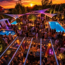 Auqu Luxe - the experience - exclusive pool vibes