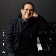 Die Stimme des Lichts (3) - Solokonzert von Ulugbek Palvanov am Fl&uuml;gel