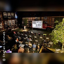 Wanderkino zu Besuch am Caf&eacute; Emil