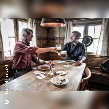 Zwei Gulasch und zwei Seidl Bier