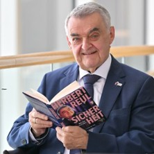 Lesung mit Herbert Reul (MdL) - Sicherheit &ndash; was sich &auml;ndern muss