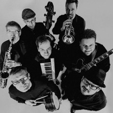 Round Midnight &ndash; Christmas Jazz