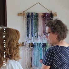 Schmuckworkshop mit Edelsteinauswahl | Edelsteine entdecken, ausw&auml;hlen & kombinieren