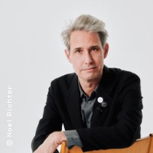 Dirk von Lowtzow
