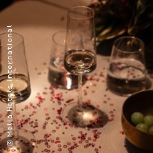 Spanisches Silvester mit Live-Musik |  5-Gang-Men&uuml;, Getr&auml;nke und DJ inklusive