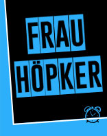 Frau H&ouml;pker bittet zum Gesang